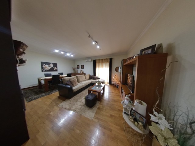 Um Preço Dois Apartamentos